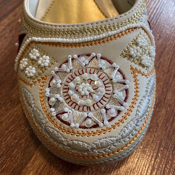 Shoes - Picture 4 of 7